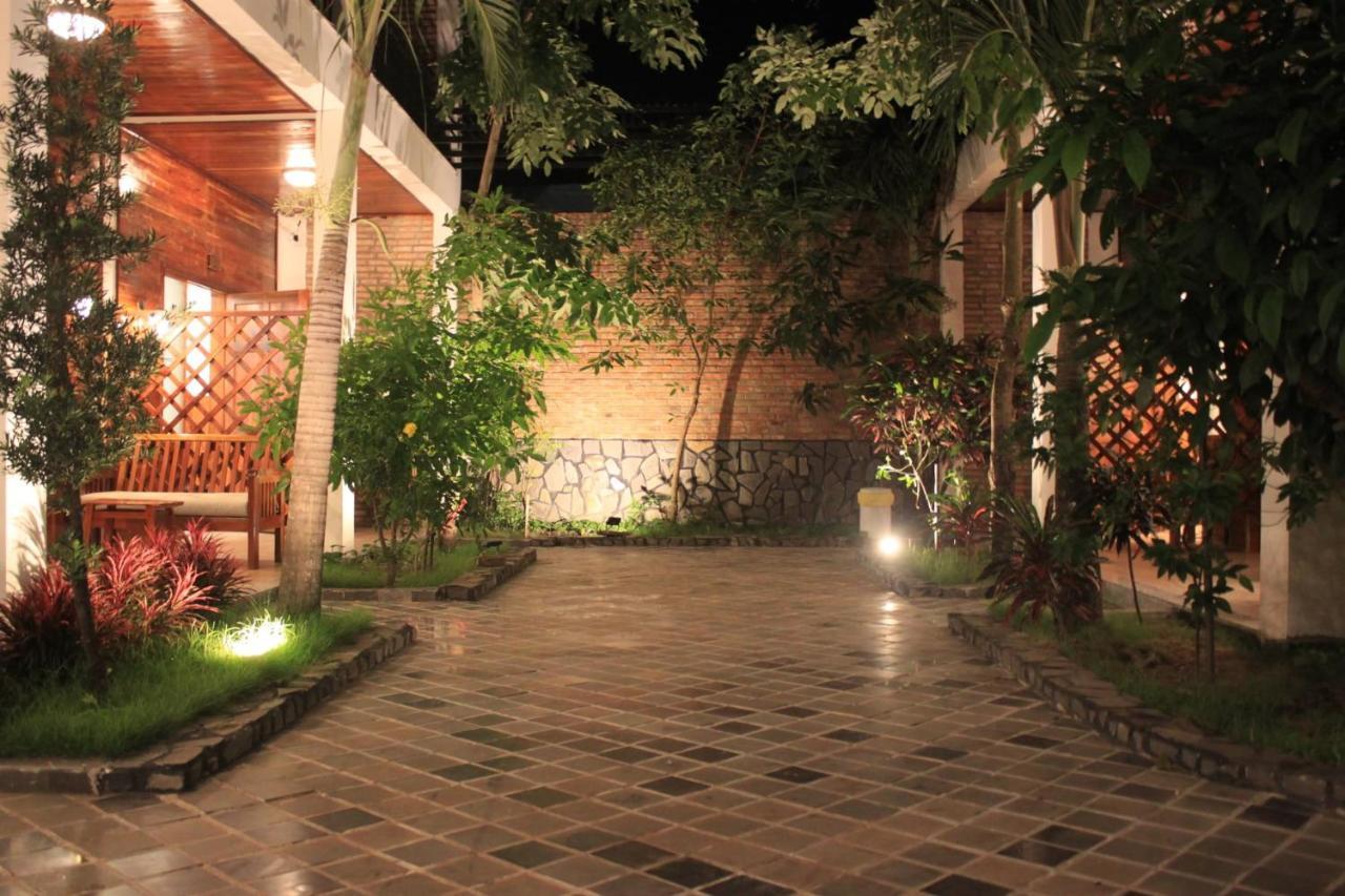 Ambedo Hotel Phu Quoc Exterior photo